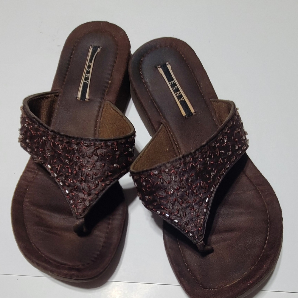 Vintage ESNY Brown Women's or Girls Flip Flops with Bead Work Size 6